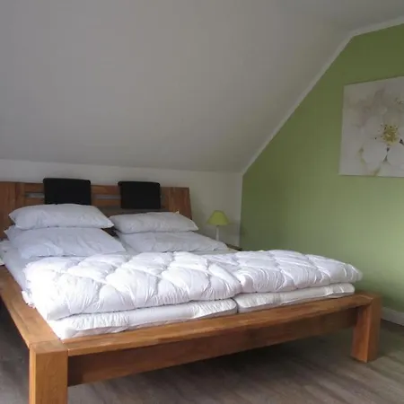 With 4 Bedrooms Dom wakacyjny Wittendun